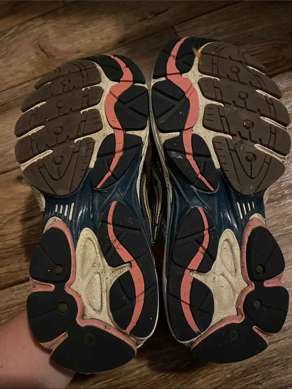 Saucony Progrid Omni 9 Autumnal Equinox Red /Blue Sneaker Woman Size 6